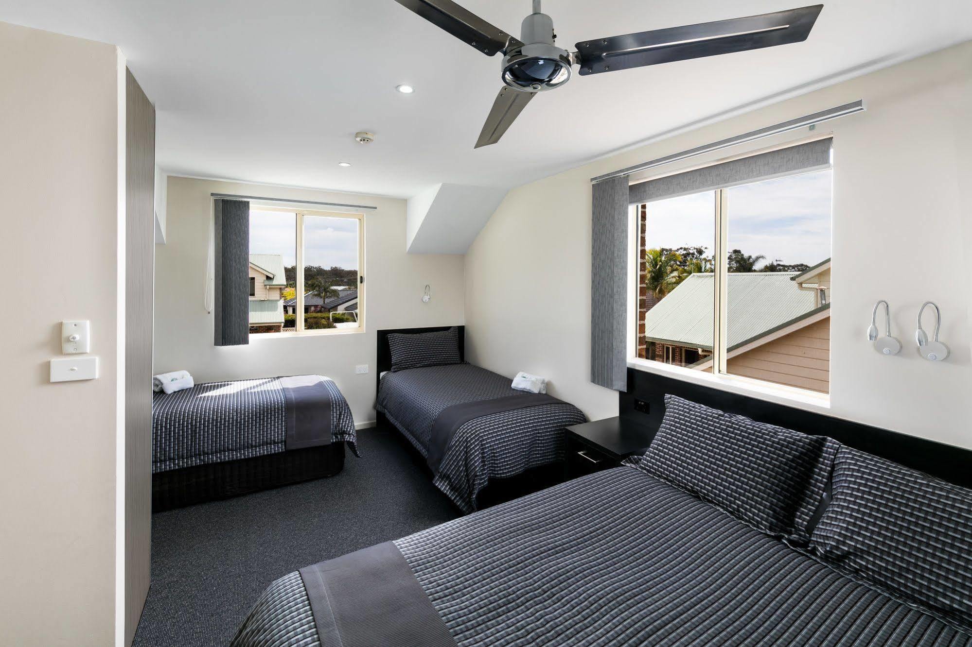 Dolphin Shores Vincentia Bagian luar foto